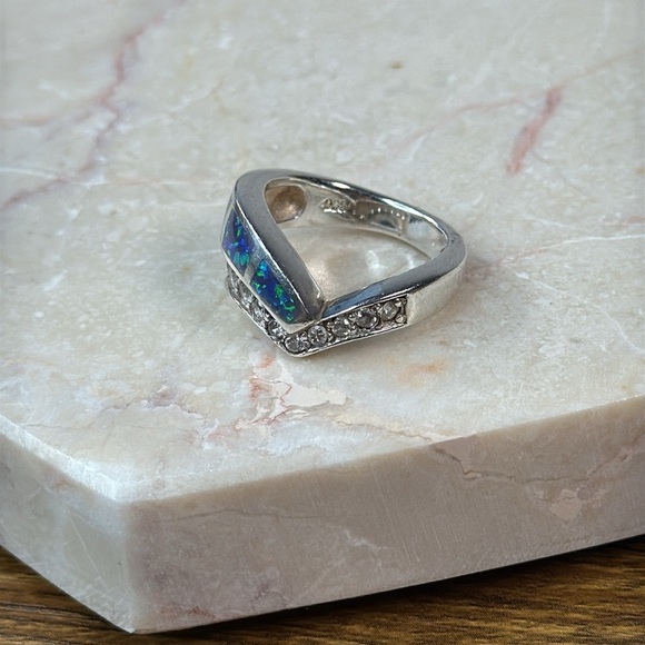Elegant Silver 925 and Blue Women's Ring With Brilliants - Size 7 - Picture 7 of 7